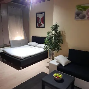 Cute,cosy,comfortable Studio In The Heart Of Antwerpen