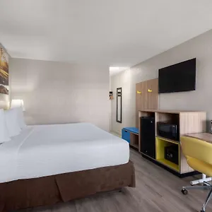 Отель Days By Wyndham Vegas Airport Near The Strip, Лас-Вегас